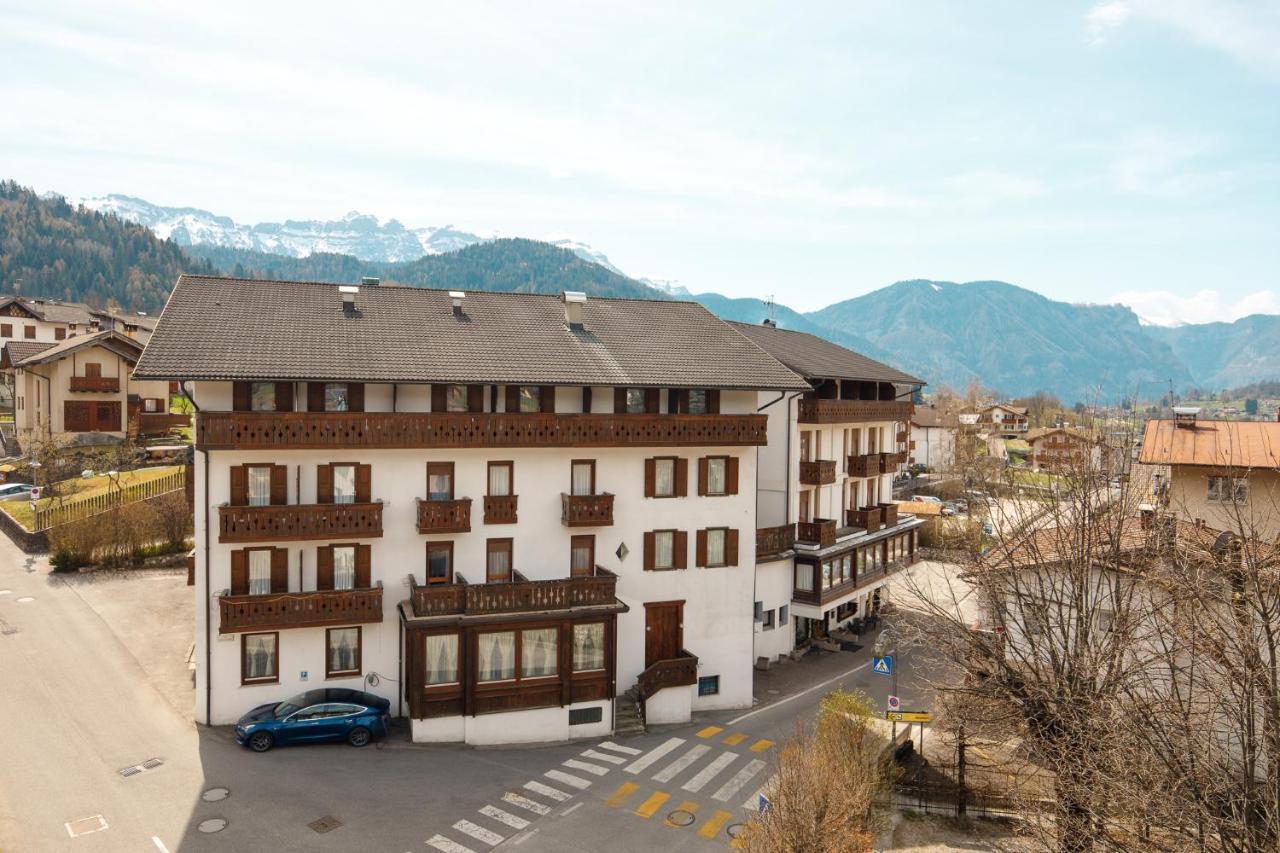 Albergo Belvedere Fiera Di Primiero Exterior photo